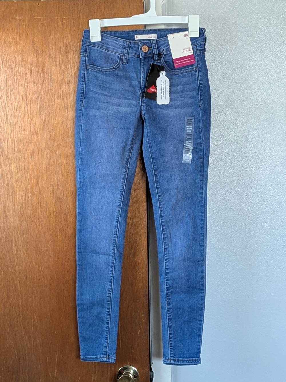 SO Skinny Low-Rise Women’s Jeans in Medium Blue Size 1/25 L